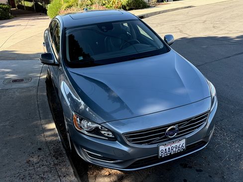 Used 2017 Volvo S60 T5 Inscription image 15