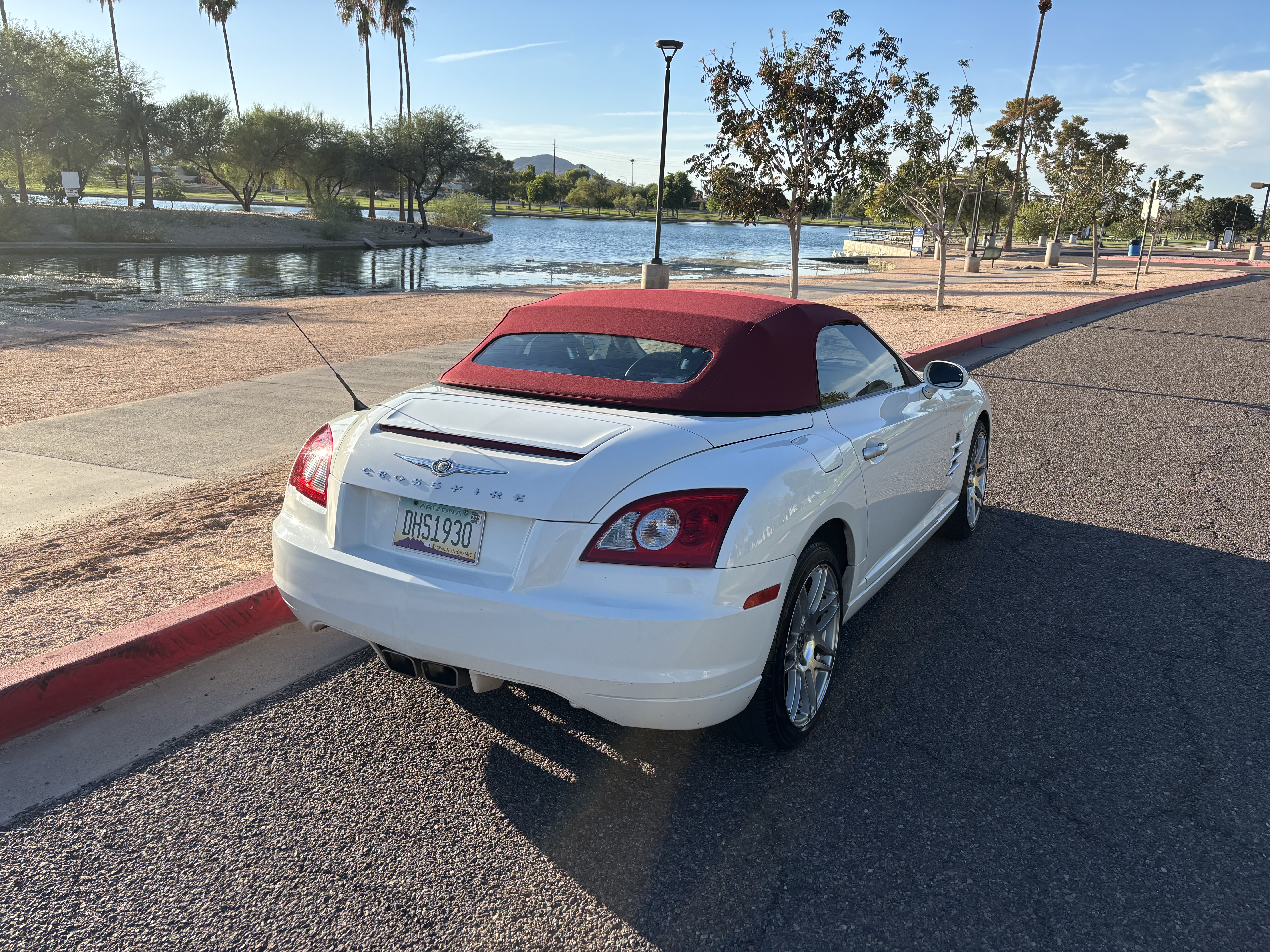 Used 2006 Chrysler Crossfire Limited RWD image 8
