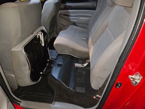 Used 2013 Toyota Tacoma PreRunner w/ SR5 Pkg image 18