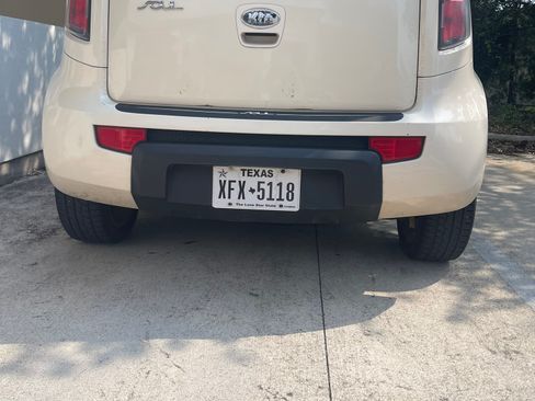 Used 2010 Kia Soul ! FWD image 9