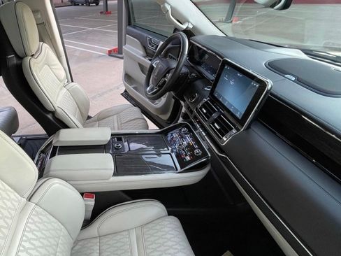 Used 2021 Lincoln Navigator Black Label AWD/4WD image 12
