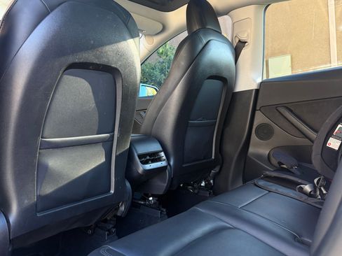 Used 2021 Tesla Model Y 2WD image 9