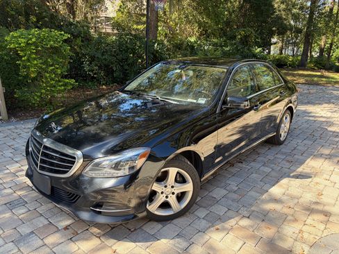 Used 2014 Mercedes-Benz E 350 4MATIC Sedan image 1