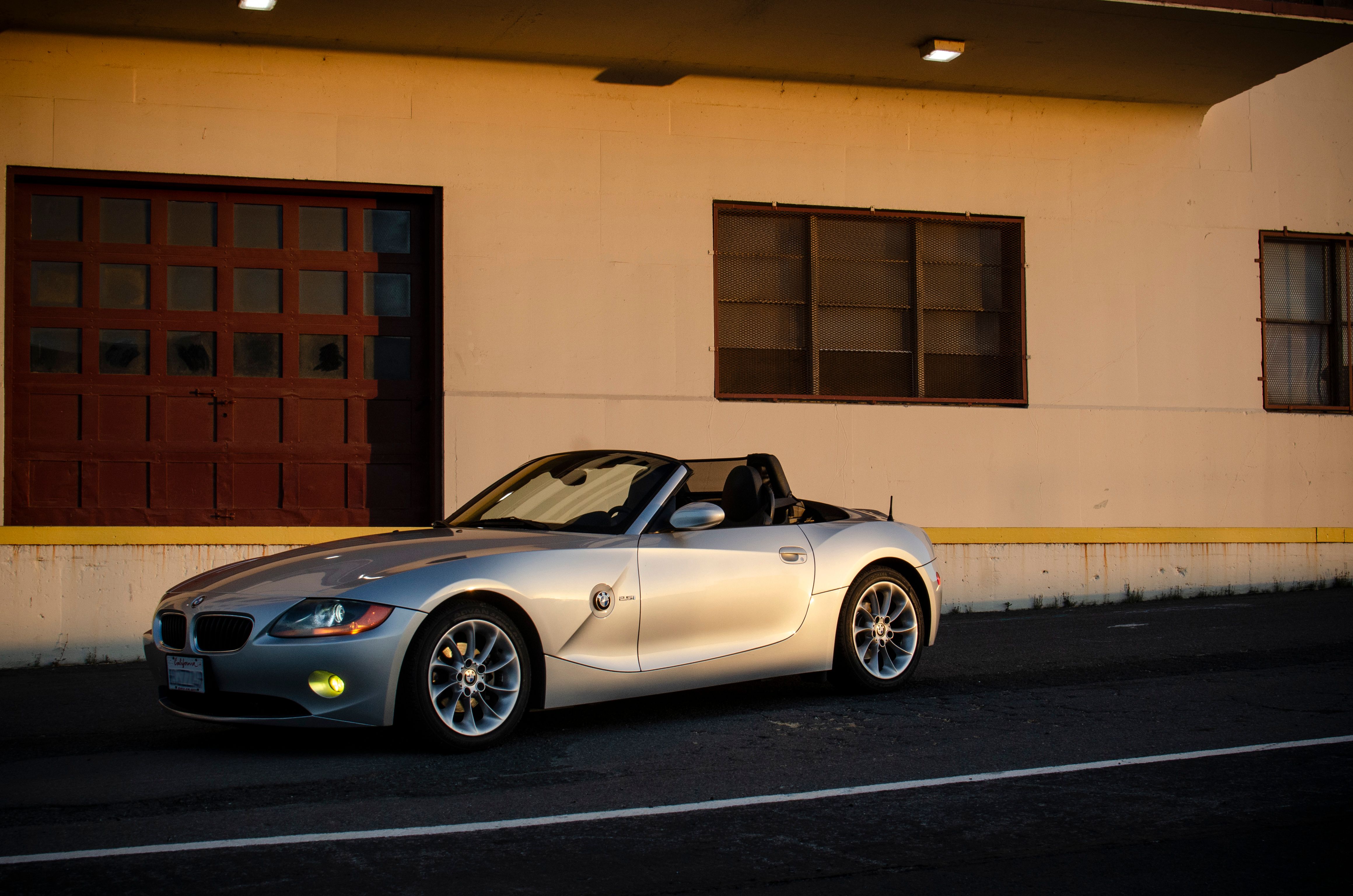 Used 2004 BMW Z4 2.5i RWD image 18