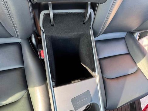 Used 2021 Tesla Model Y Long Range image 16