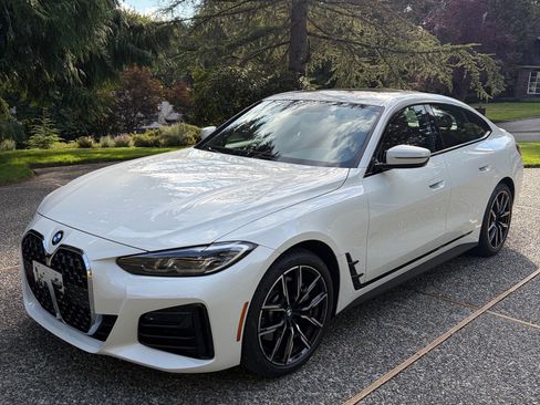 Used 2022 BMW 430i Gran Coupe w/ M Sport Package RWD image 2