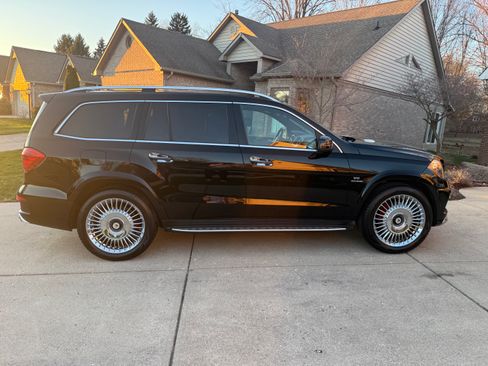 Used 2015 Mercedes-Benz GL 63 AMG 4MATIC image 18
