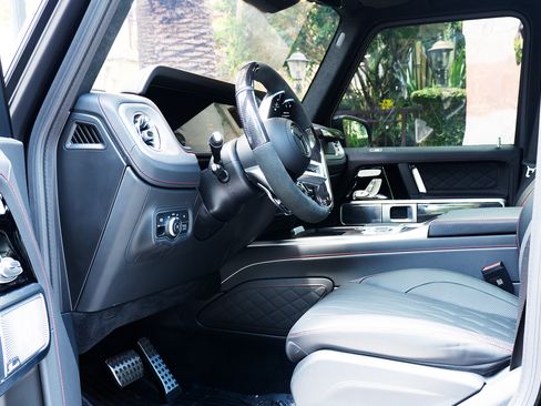 Used 2025 Mercedes-Benz G 63 AMG 4MATIC image 4