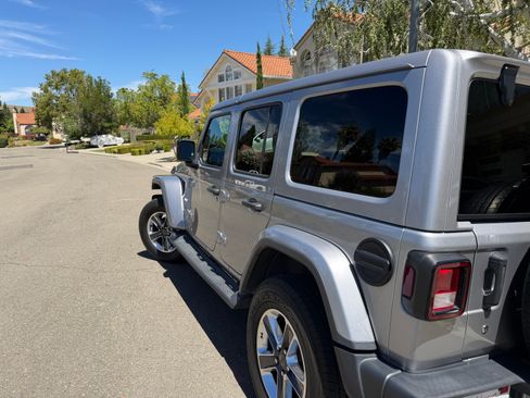 Used 2020 Jeep Wrangler Unlimited Sahara w/ Uconnect 4C Nav & Sound Group AWD/4WD image 11