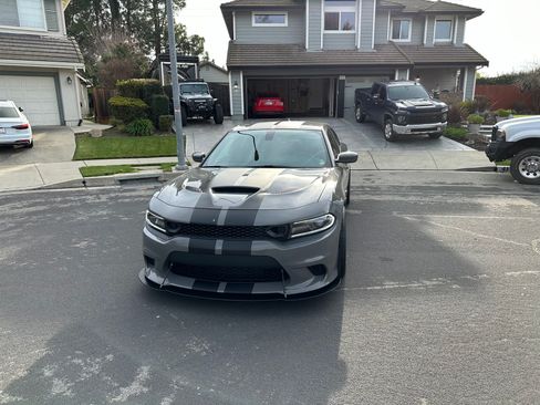 Used 2017 Dodge Charger SRT Hellcat w/ Harman/Kardon Audio Group image 5