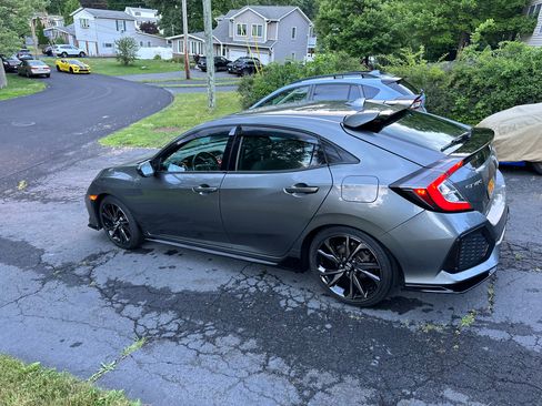 Used 2018 Honda Civic Sport image 6
