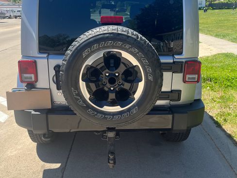 Used 2014 Jeep Wrangler Sahara AWD/4WD image 4