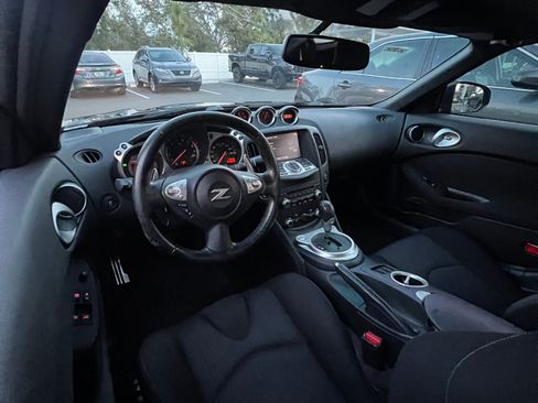 Used 2015 Nissan 370Z Coupe image 6
