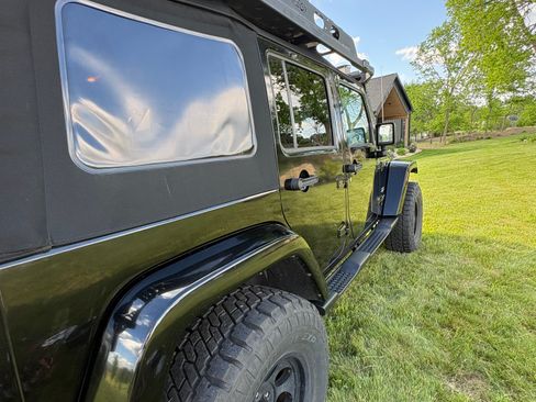 Used 2016 Jeep Wrangler Unlimited Sahara w/ Max Tow Package AWD/4WD image 8