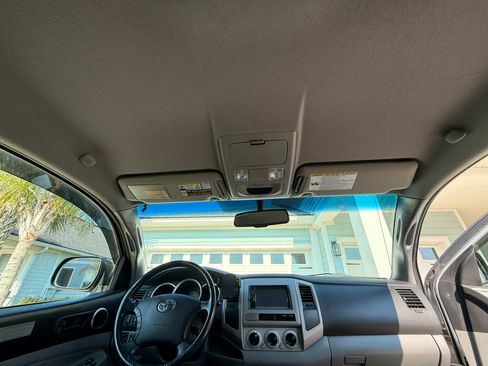 Used 2010 Toyota Tacoma PreRunner RWD image 17