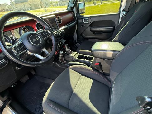 Used 2018 Jeep Wrangler Unlimited Rubicon AWD/4WD image 8