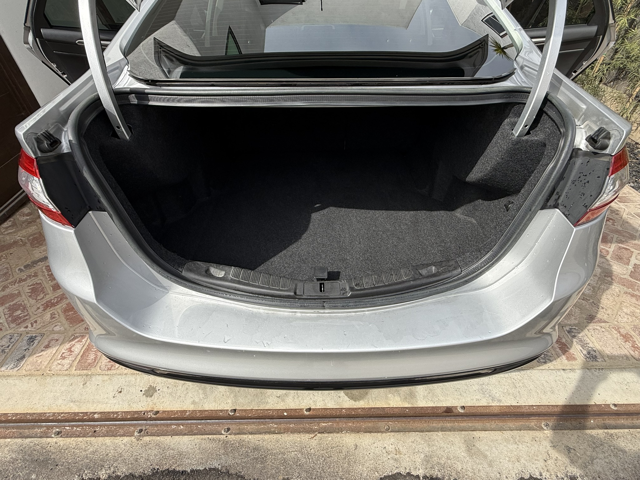 Used 2015 Ford Fusion SE w/ Equipment Group 202A FWD image 21