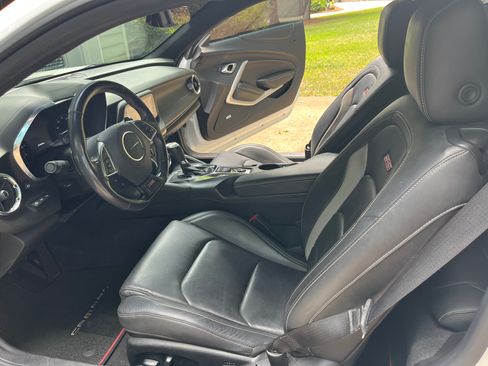 Used 2018 Chevrolet Camaro SS w/ Redline Edition RWD image 15