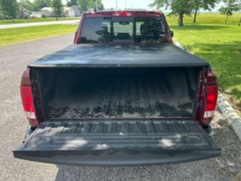 Used 2022 RAM 1500 Classic SLT w/ Electronics Convenience Group AWD/4WD image 5