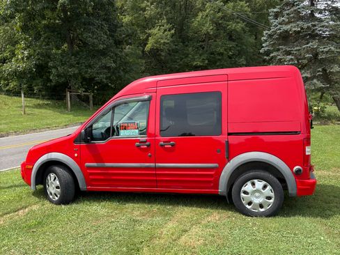 Used 2011 Ford Transit Connect XLT image 1