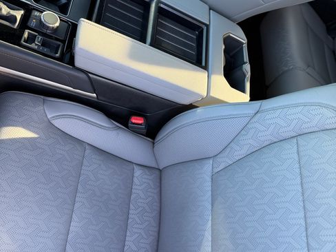 Used 2025 Toyota Tundra Limited image 8