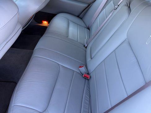 Used 2001 Lincoln Town Car Executive RWD image 9