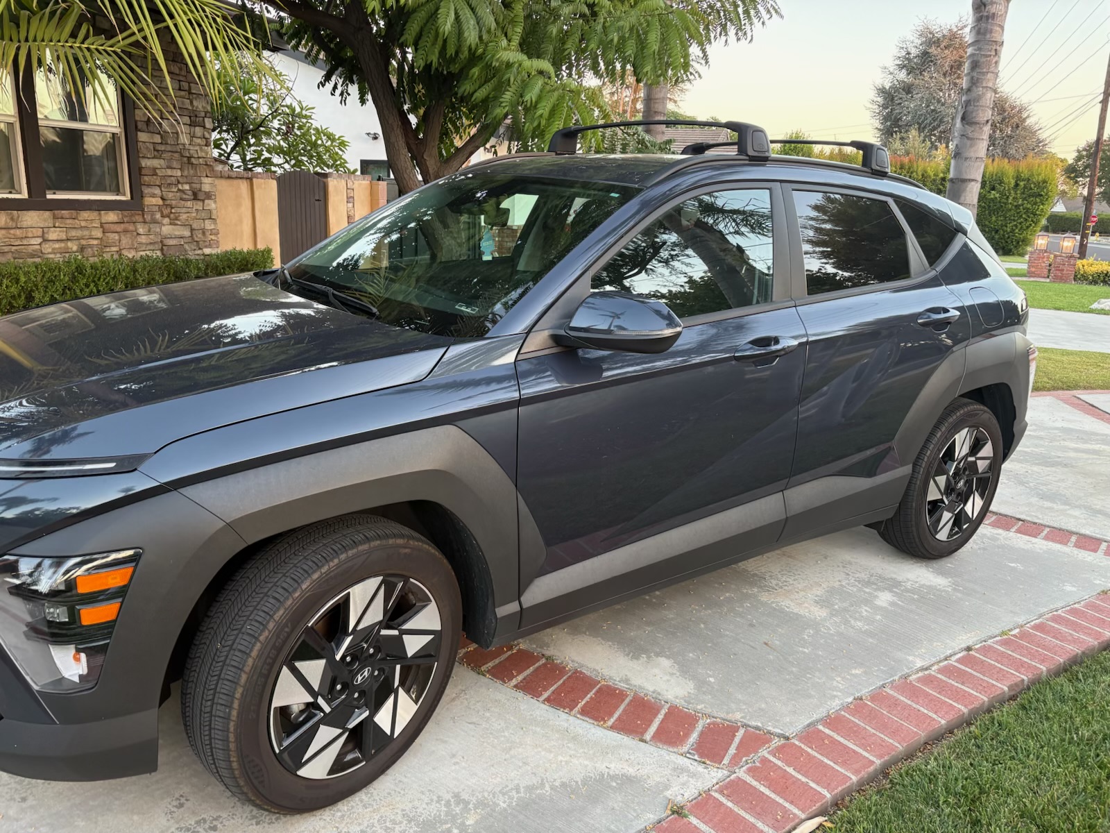 Used 2024 Hyundai Kona SEL FWD image 1