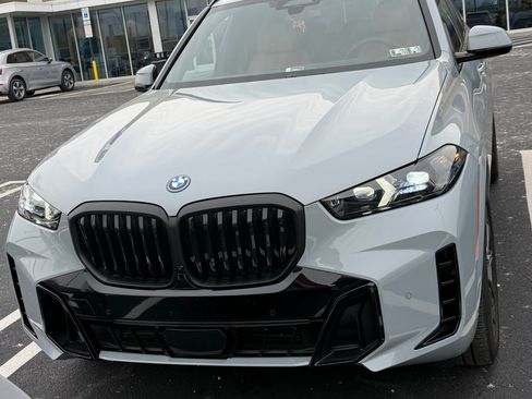 Used 2025 BMW X5 xDrive50e w/ M Sport Package image 17