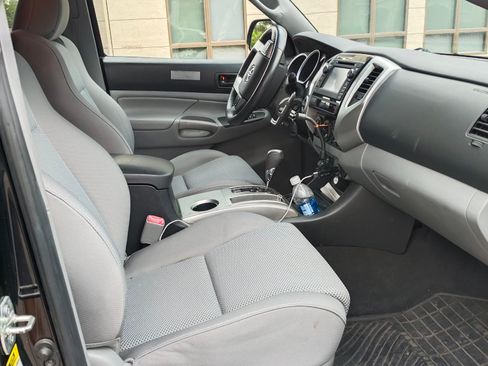 Used 2013 Toyota Tacoma 4x4 Double Cab w/ TRD Off-Road Pkg image 12
