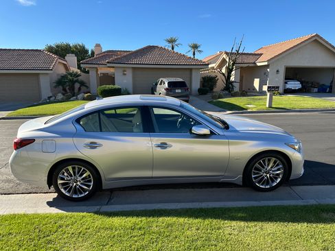 Used 2020 INFINITI Q50 Luxe w/ Essential Package (3.0T Luxe) image 2