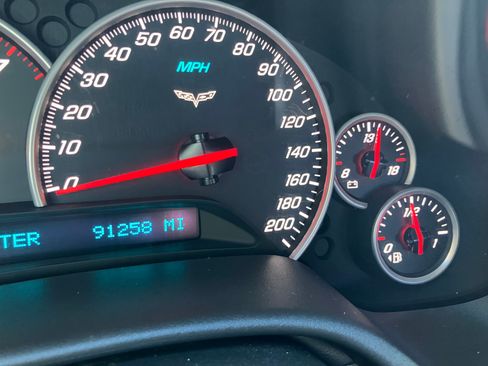 Used 2005 Chevrolet Corvette Coupe w/ Preferred Equipment Group image 6