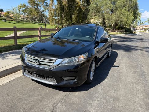 Used 2015 Honda Accord EX image 2