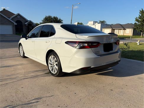 Used 2023 Toyota Camry LE FWD image 4