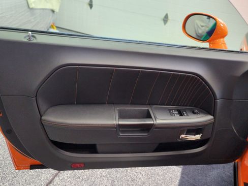 Used 2014 Dodge Challenger R/T image 24