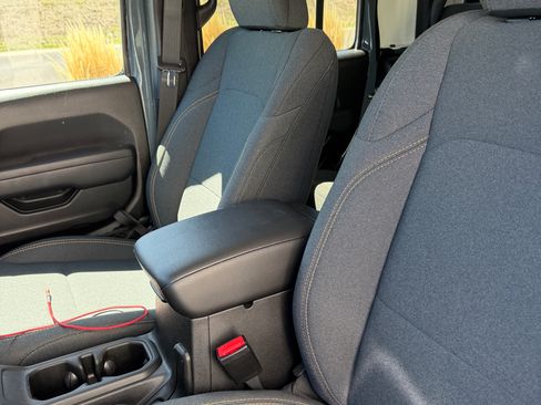 Used 2024 Jeep Gladiator Sport image 10