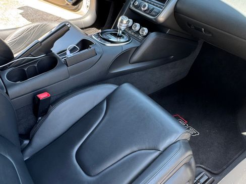 Used 2010 Audi R8 V10 AWD/4WD image 21