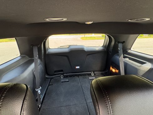 Used 2016 Ford Explorer XLT w/ Equipment Group 202A image 26