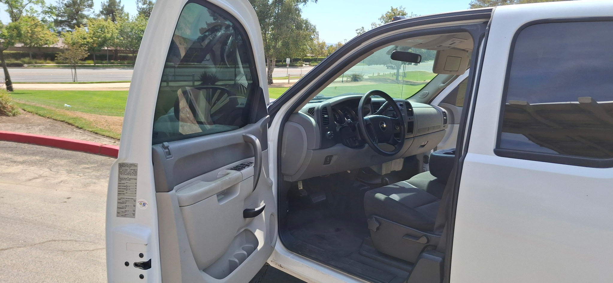 Used 2011 Chevrolet Silverado 2500 W/T w/ Snow Plow Prep Package AWD/4WD image 6