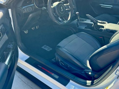 Used 2019 Ford Mustang Shelby GT350 w/ Technology Package image 4