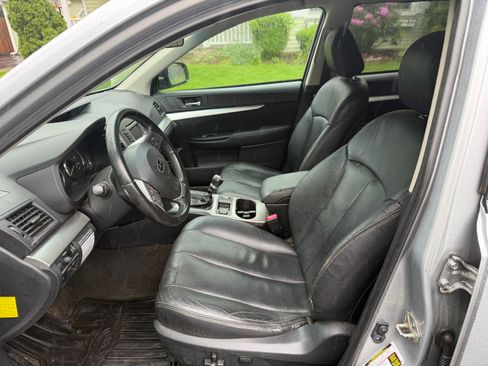 Used 2012 Subaru Outback 2.5i Premium AWD/4WD image 6