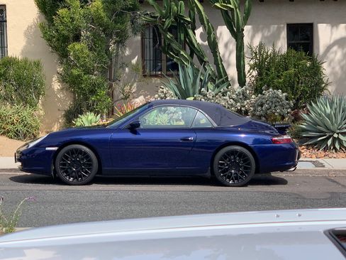 Used 2002 Porsche 911 Cabriolet image 4