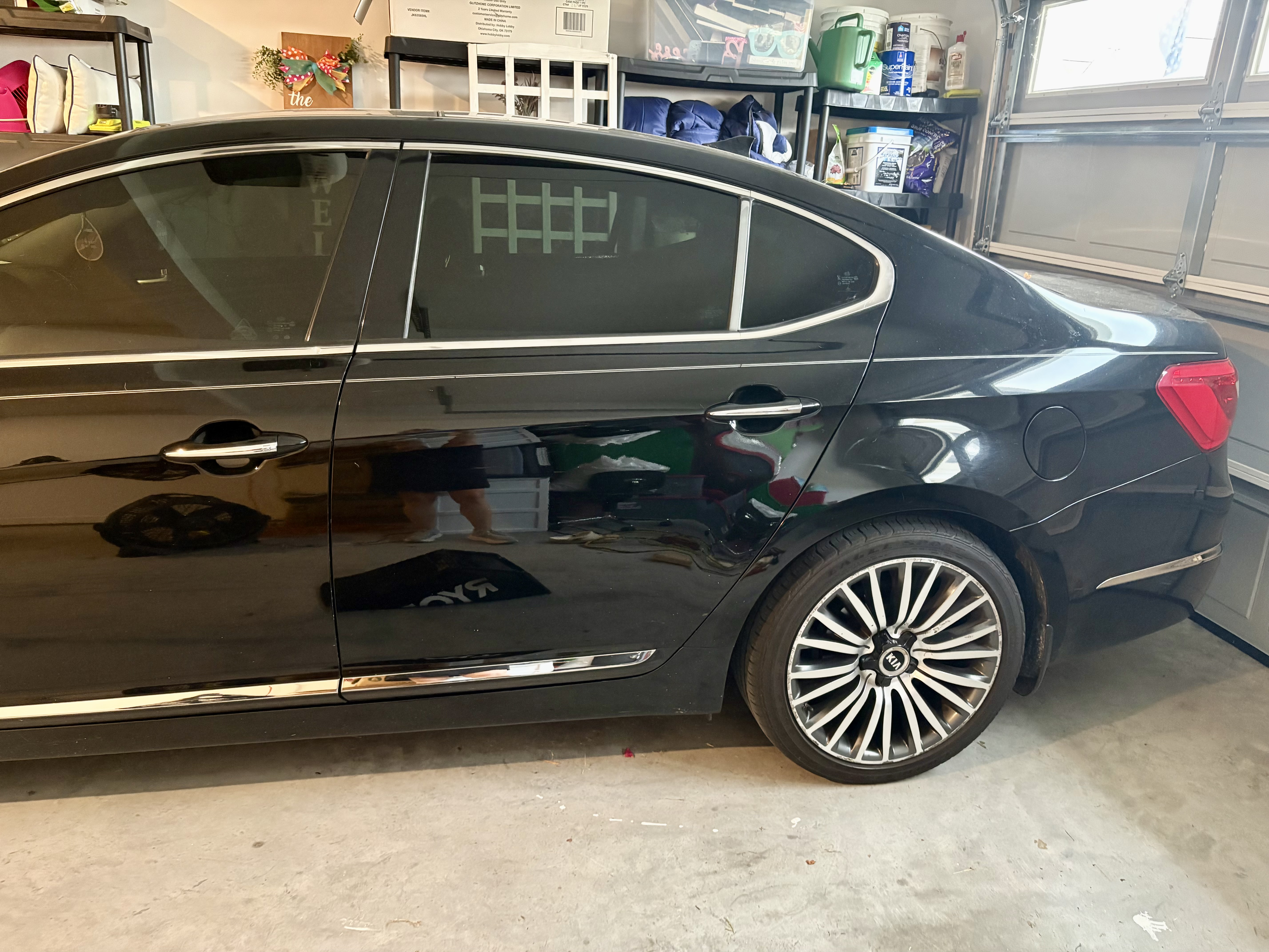Used 2015 Kia Cadenza Premium w/ Technology Package FWD image 5
