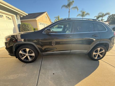 Used 2019 Jeep Cherokee Limited image 6