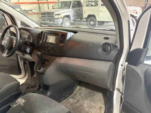 Used 2015 Nissan NV200 SV w/ Technology Package image 14