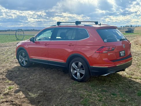 Used 2018 Volkswagen Tiguan SEL Premium image 13