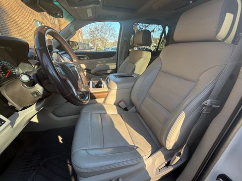 Used 2019 GMC Yukon Denali w/ Denali Ultimate Package image 12