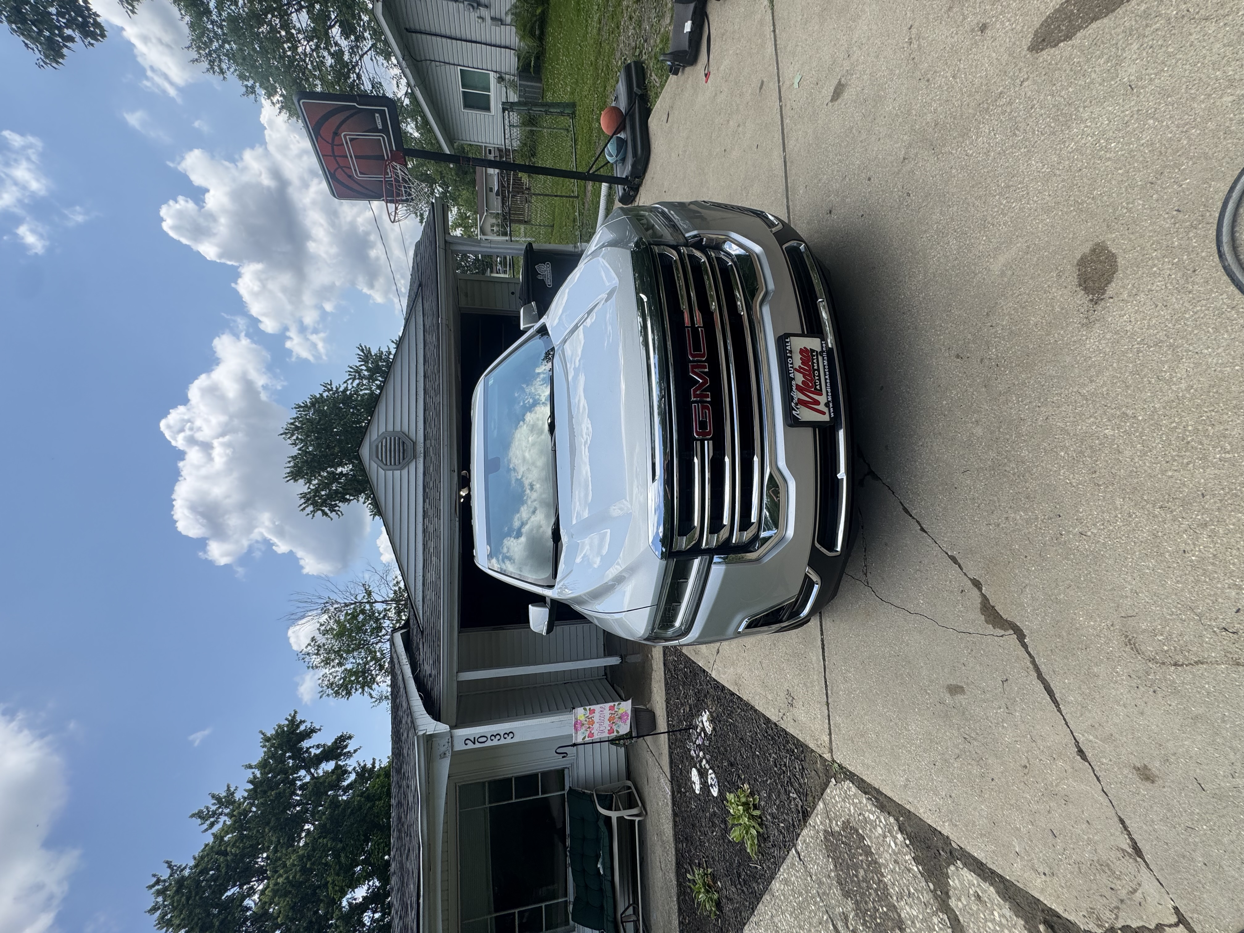 Used 2020 GMC Acadia SLE FWD image 4