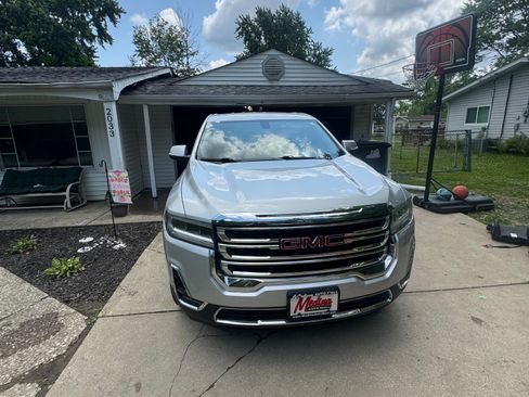 Used 2020 GMC Acadia SLE FWD image 4