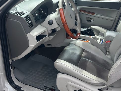 Used 2007 Jeep Grand Cherokee Overland AWD/4WD image 14