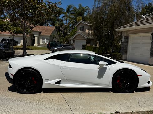 Used 2016 Lamborghini Huracan LP 610-4 AWD/4WD image 4